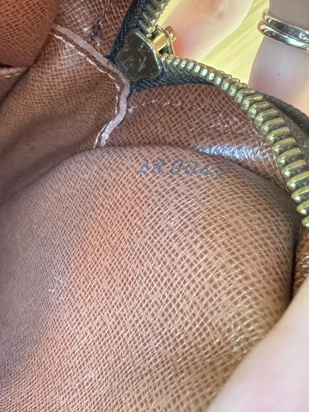 ✅AUTHENTIC✅LOUIS VUITTON DANUBE BAG - Picture 12 of 15